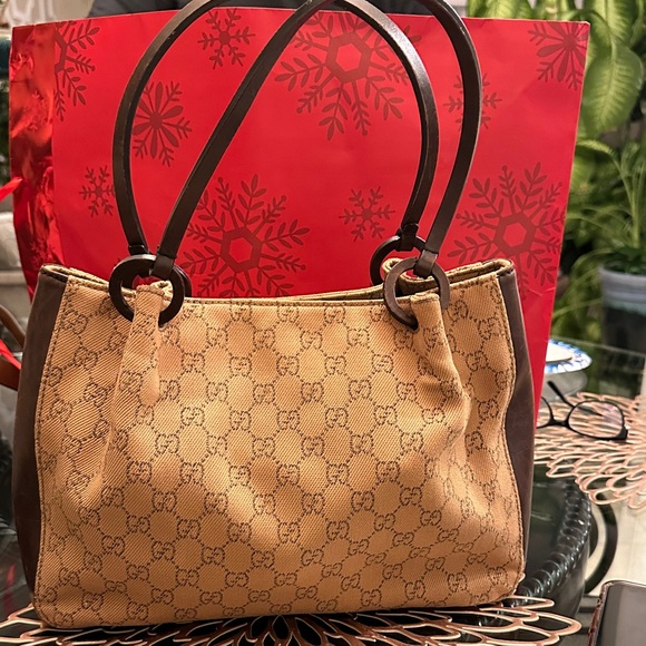 Gucci Signature Tan and Brown Messenger Bag - Picture 5 of 15